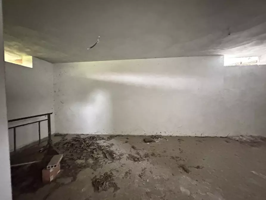 Immagine 39 di Porzione di casa in vendita  a Camaiore