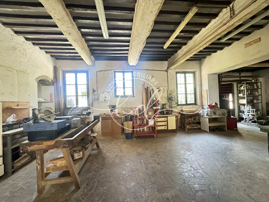 Immagine 42 di Rustico / casale in vendita  a Camaiore