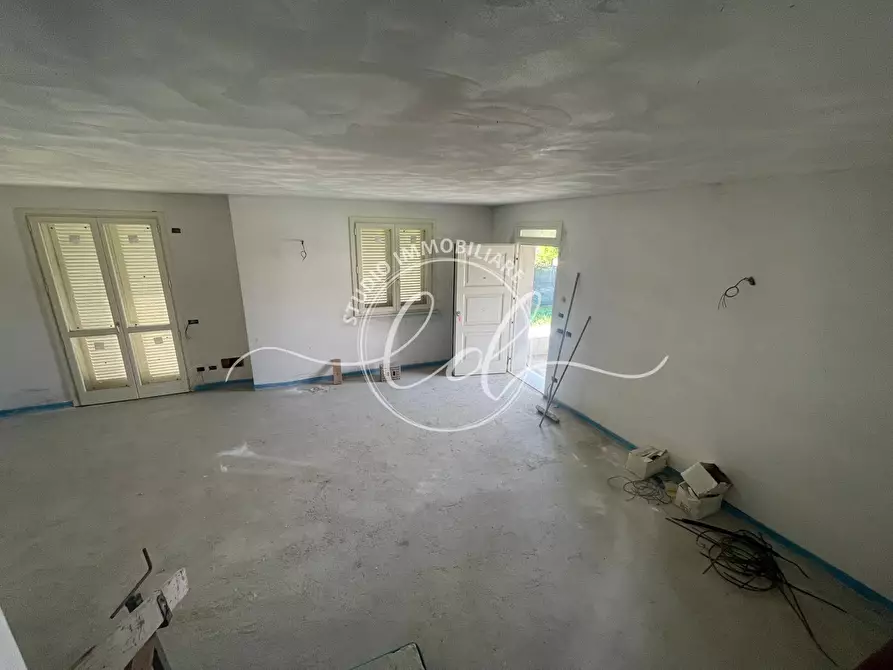Immagine 9 di Porzione di casa in vendita  a Camaiore