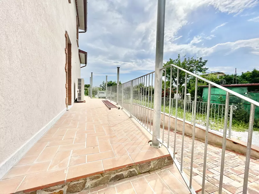 Immagine 10 di Casa indipendente in vendita  a Pietrasanta