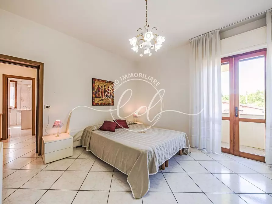 Immagine 12 di Quadrilocale in vendita  a Pietrasanta