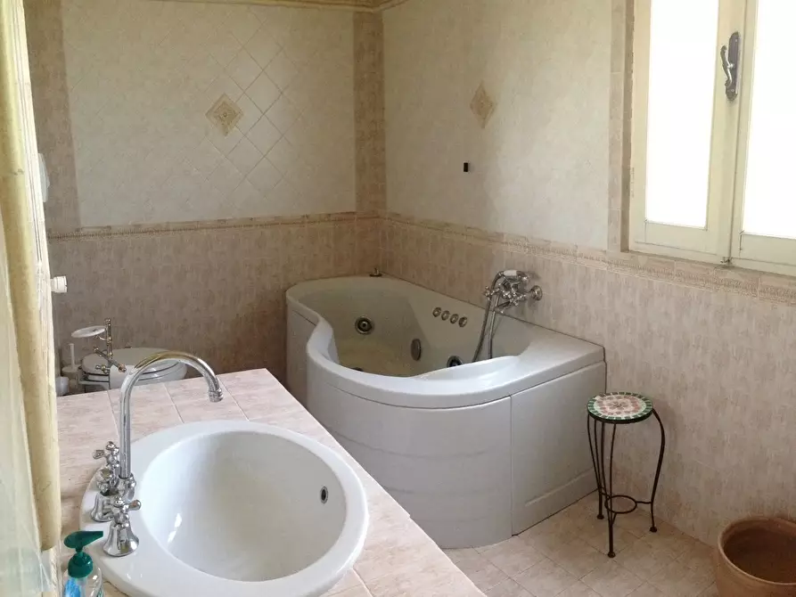 Immagine 12 di Porzione di casa in vendita  a Pietrasanta