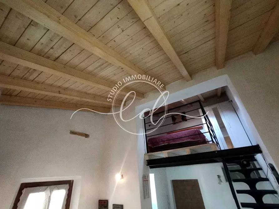 Immagine 22 di Porzione di casa in vendita  a Camaiore
