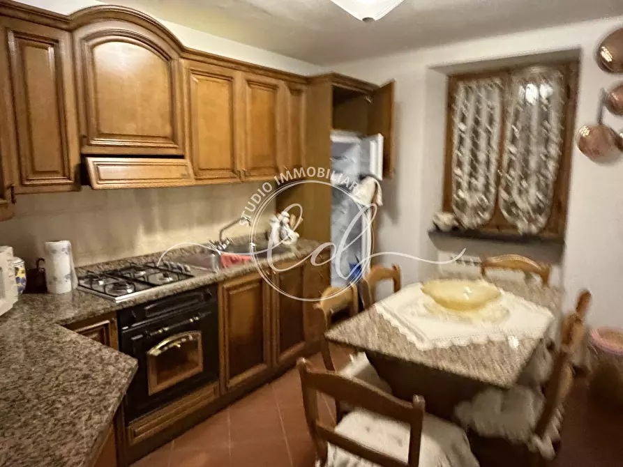 Immagine 16 di Porzione di casa in affitto  a Seravezza