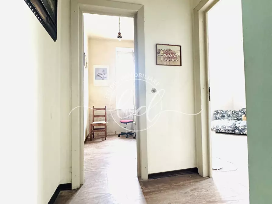 Immagine 23 di Pentalocale in vendita  a Lucca