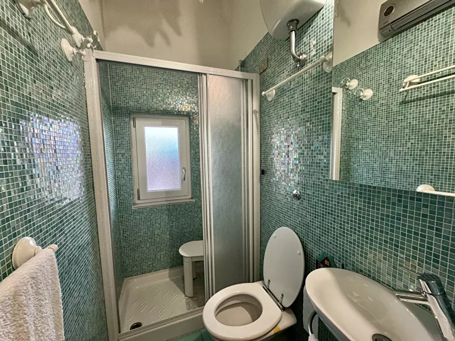 Immagine 43 di Quadrilocale in vendita  a Seravezza