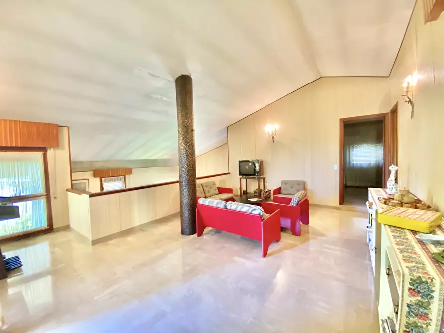 Immagine 64 di Casa indipendente in vendita  a Seravezza