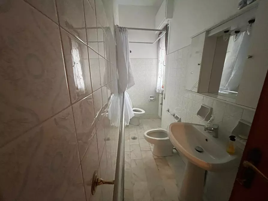 Immagine 44 di Quadrilocale in affitto  a Pietrasanta