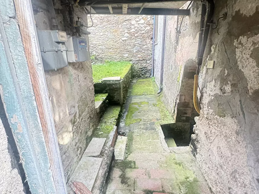 Immagine 22 di Porzione di casa in vendita  a Seravezza