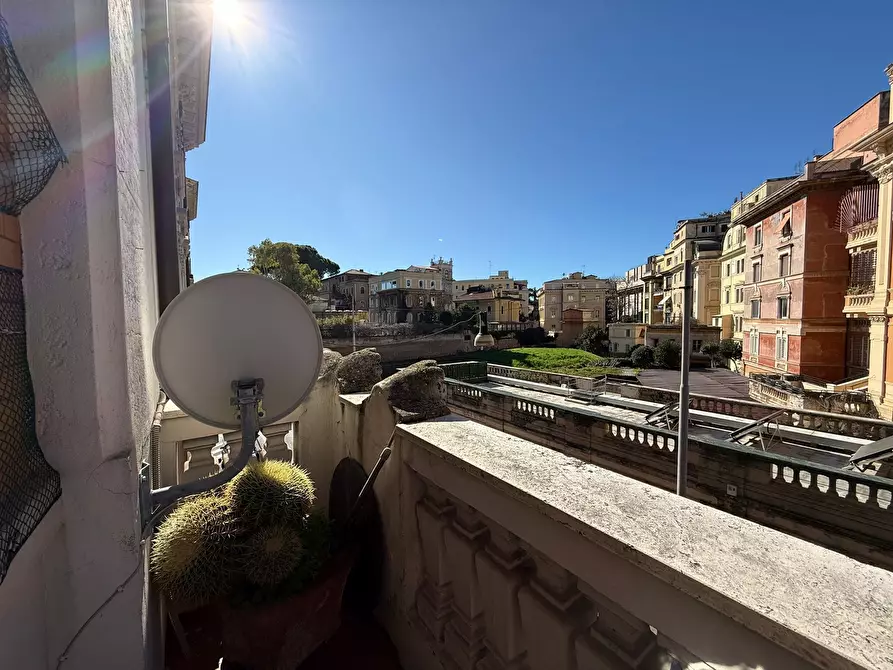 Immagine 7 di Pentalocale in vendita  in Via Salaria 126 a Roma