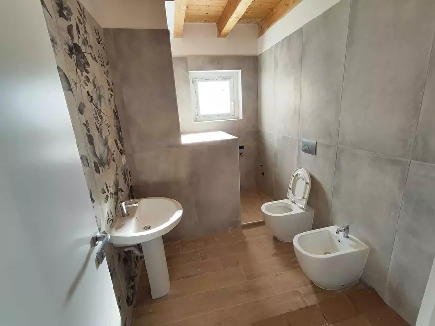 Immagine 7 di Villa in vendita  in Via Colleferro 64 a Guidonia Montecelio