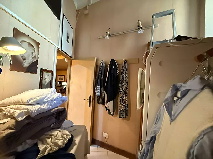 Immagine 64 di Pentalocale in vendita  in Via Salaria 126 a Roma