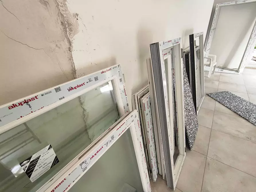 Immagine 27 di Villa in vendita  in via colleferro 64 a Guidonia Montecelio