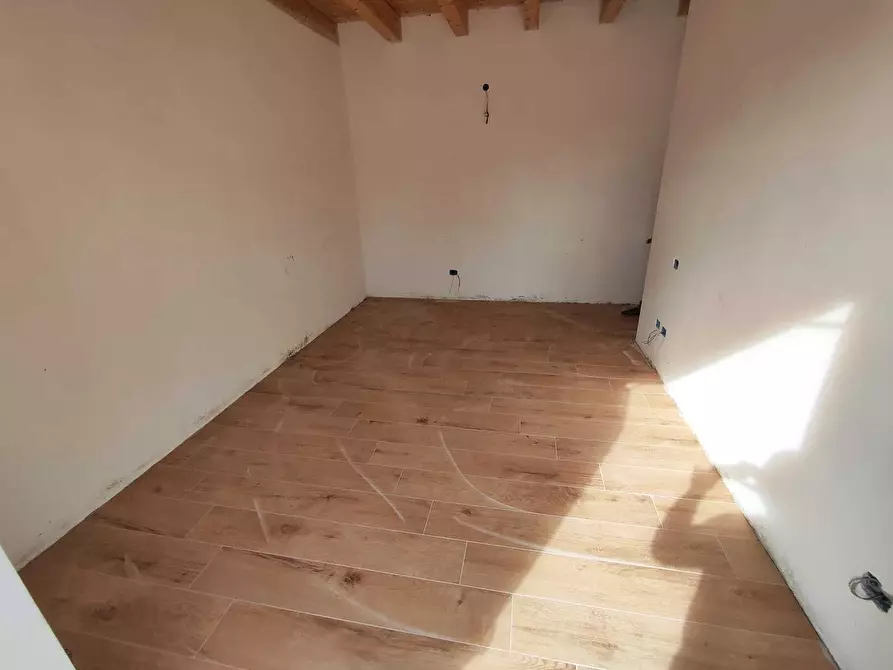 Immagine 23 di Villa in vendita  in via colleferro 64 a Guidonia Montecelio