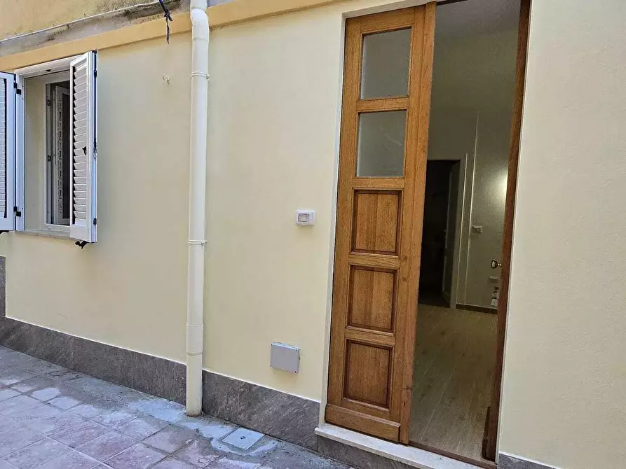 Immagine 2 di Casa semindipendente in vendita  in Via IV Novembre 35 a Sassari