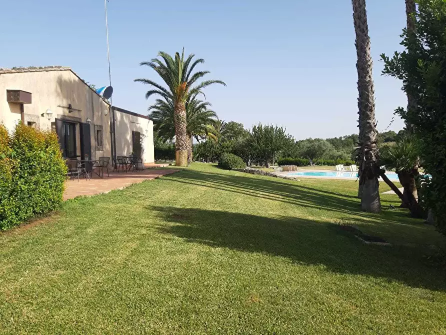 Immagine 11 di Rustico / casale in vendita  a Noto