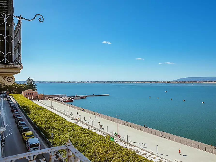 Immagine 2 di Appartamento in vendita  in VIA DELLE CARCERI VECCHIE 23 a Siracusa