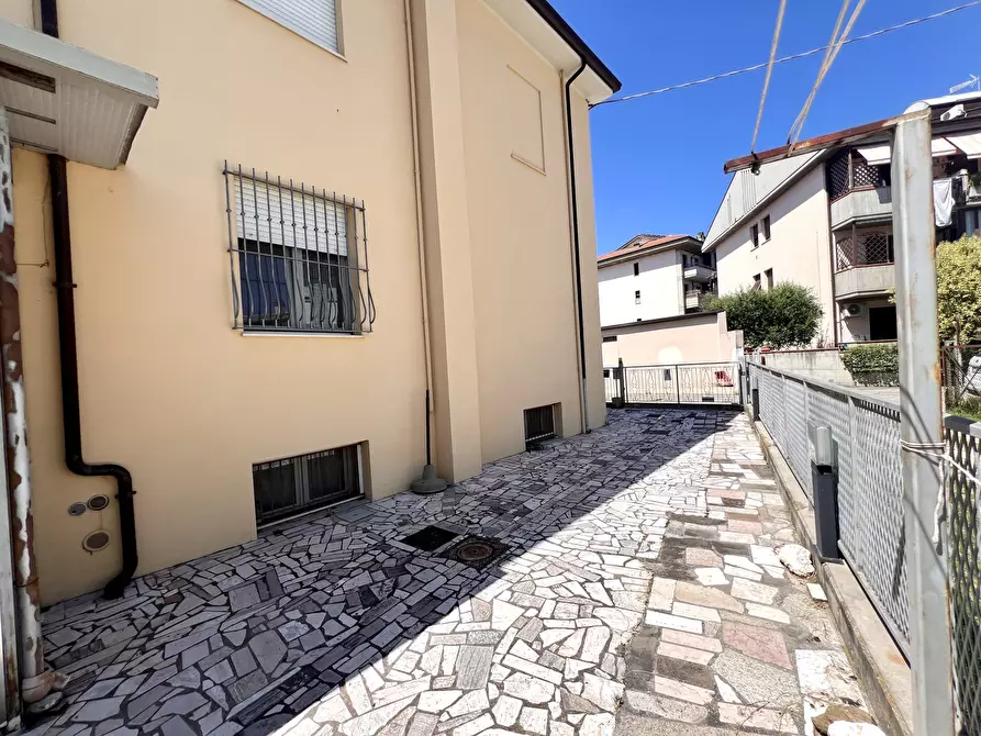 Immagine 32 di Porzione di casa in vendita  a Cesena