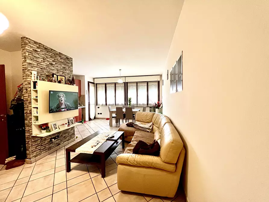 Immagine 10 di Trilocale in vendita  in Viale Guglielmo Marconi 163 a Roncofreddo