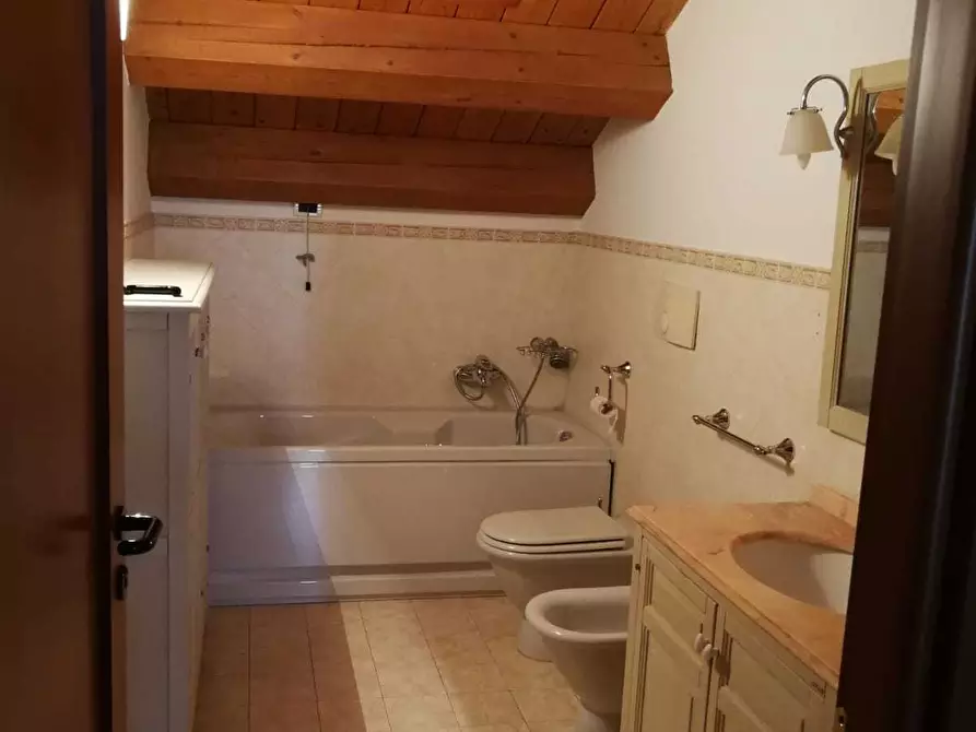 Immagine 9 di Quadrilocale in vendita  a Cesena