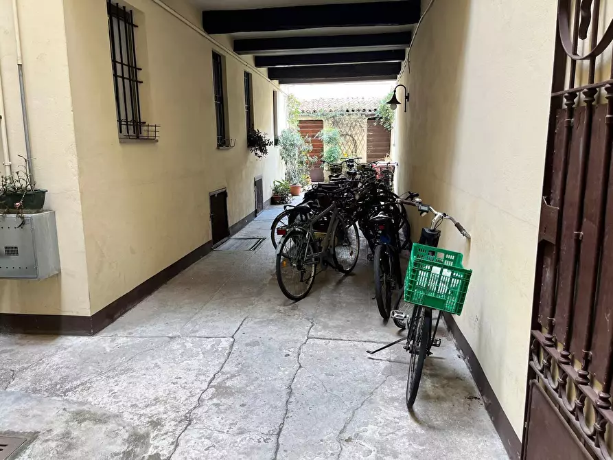 Immagine 16 di Bilocale in affitto  in Borgo delle Colonne 36 a Parma