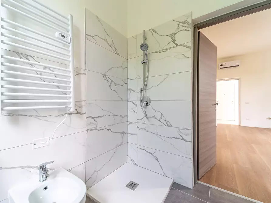Immagine 10 di Monolocale in vendita  in Via Oreste Grassi 35 a Parma