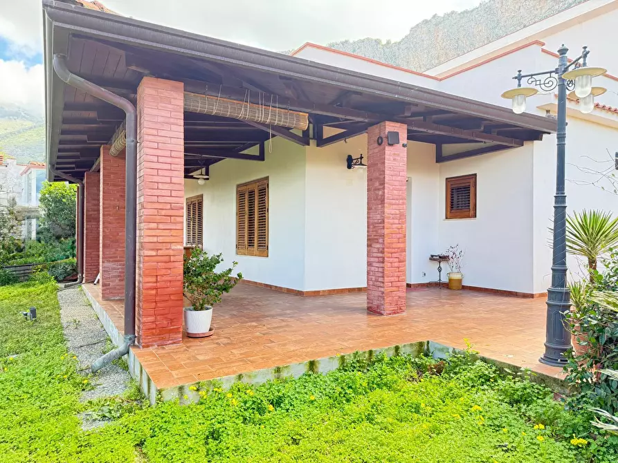 Immagine 13 di Casa indipendente in vendita  a Carini