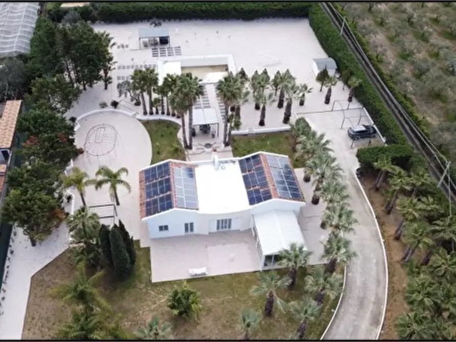 Immagine 3 di Villa in vendita  a Partinico