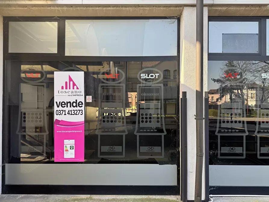 Immagine 1 di Locale commerciale in vendita  in Via Defendente Lodi 33 a Lodi