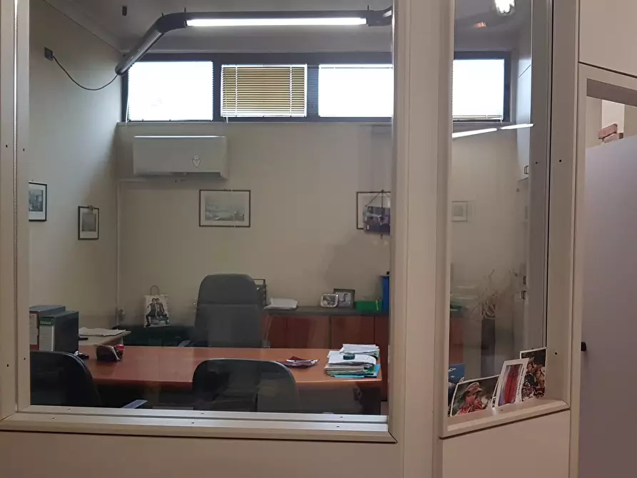 Immagine 4 di Locale commerciale in vendita  in Via Alcide De Gasperi 9C a Cavenago D'adda