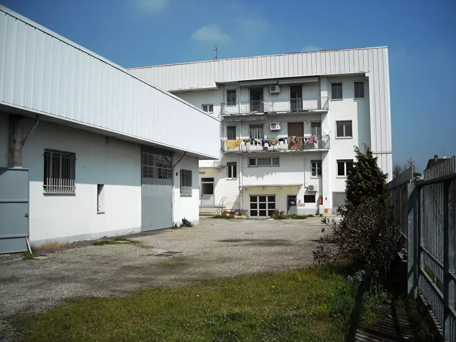 Immagine 17 di Ufficio in vendita  in VIA emilia 7 a Casalpusterlengo