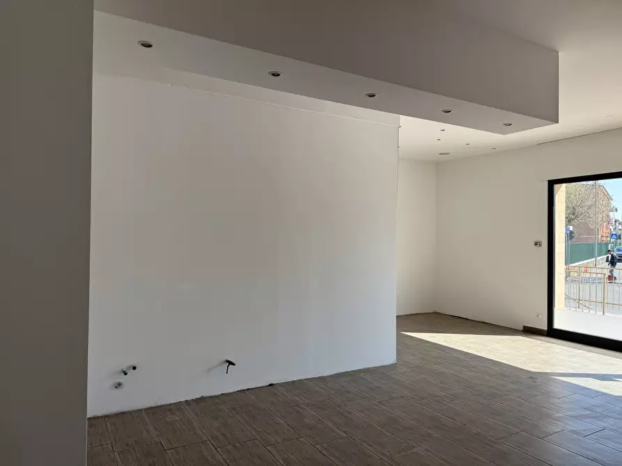 Immagine 9 di Locale commerciale in affitto  in Via Lodi 5 a Cornegliano Laudense