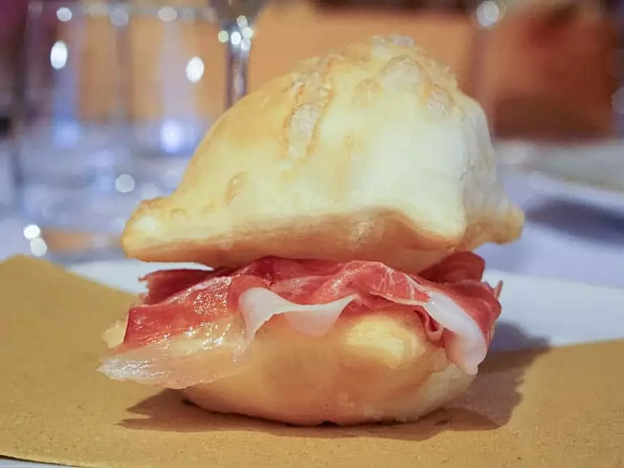 Immagine 1 di Bar / Ristorante in vendita  in via Mulini 2/a a Castel San Giovanni