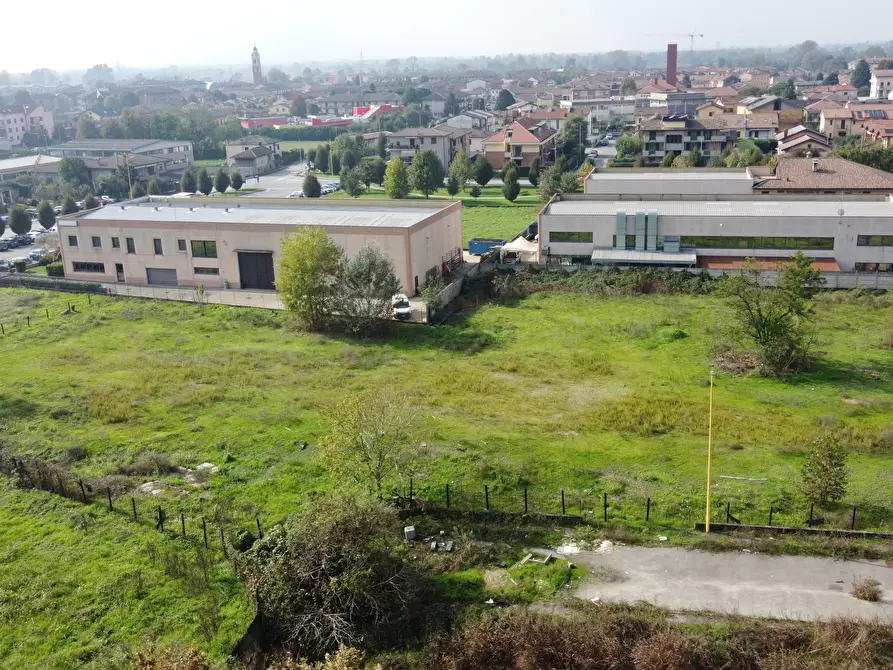 Immagine 1 di Terreno industriale in vendita  a Vidigulfo