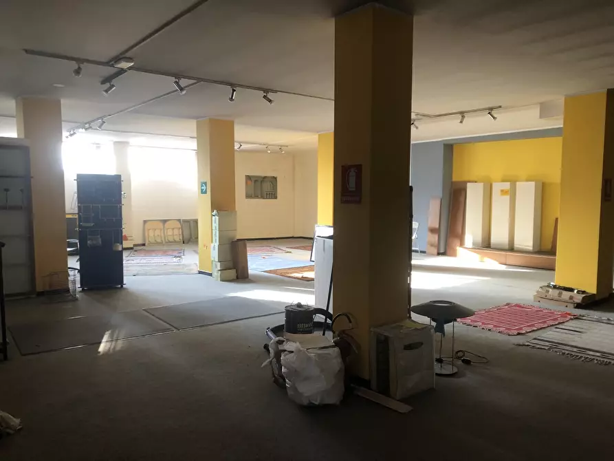 Immagine 11 di Magazzino in vendita  in Piazza XXV Aprile a Lodi