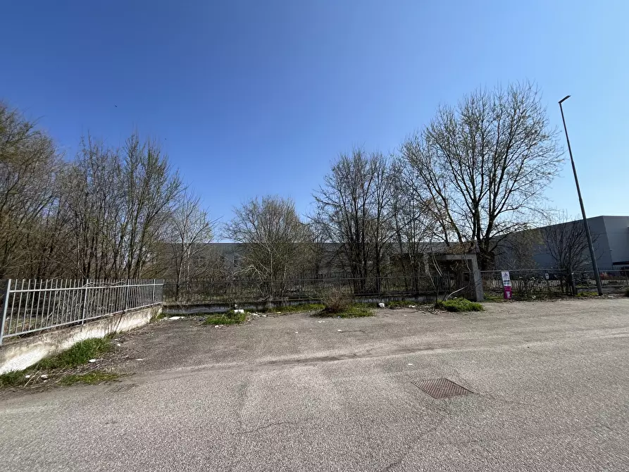 Immagine 12 di Capannone industriale in vendita  in Via Pietro Buscaglia 8 a Vigevano