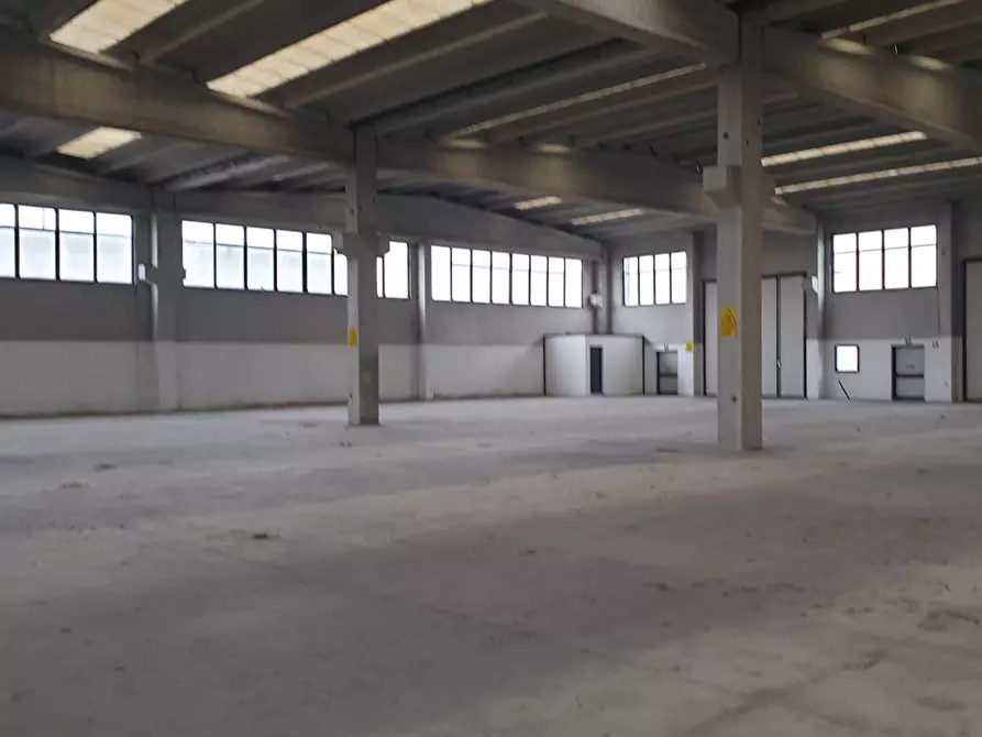 Immagine 12 di Capannone industriale in vendita  in SP193 2 a Maleo