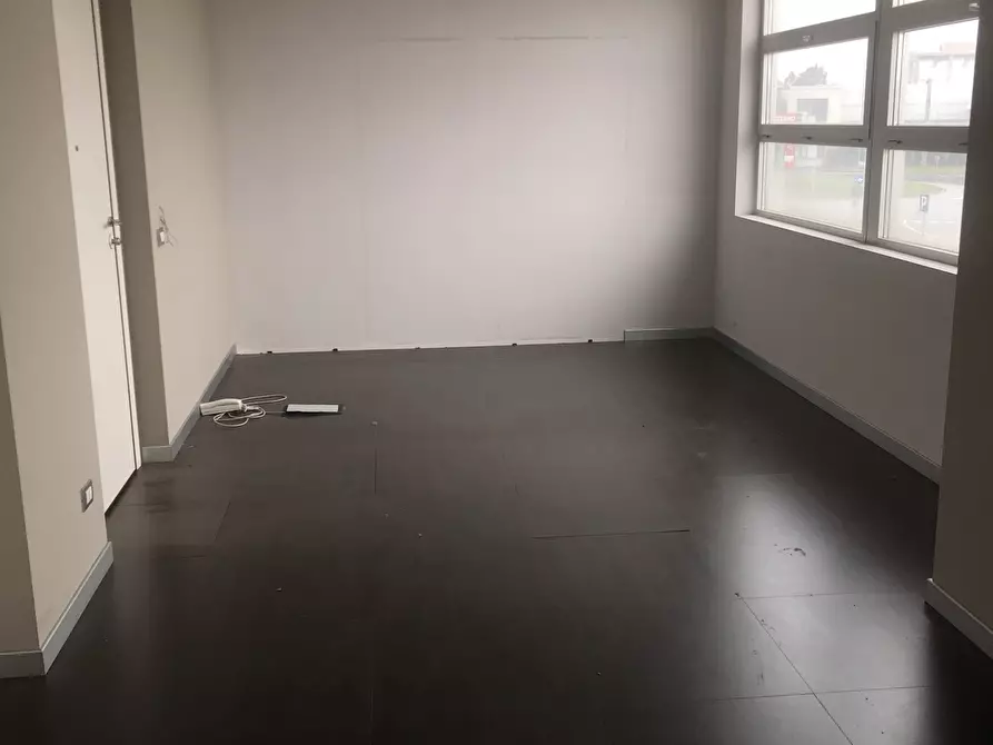 Immagine 7 di Ufficio in vendita  in Via Giovanni Paolo II 11 a Vigevano