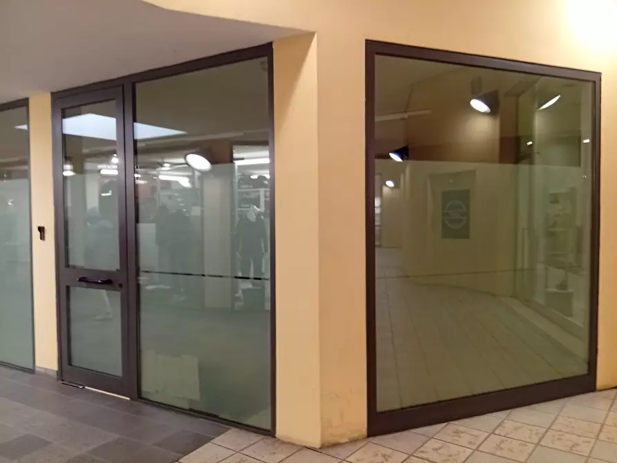 Immagine 3 di Ufficio in vendita  in VIA FAVAGROSSA 14 a Casalmaggiore