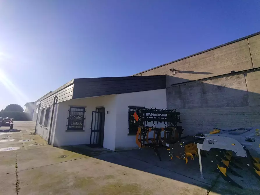 Immagine 2 di Attività artigianale in vendita  in Via Casellati 8 a San Giovanni In Croce