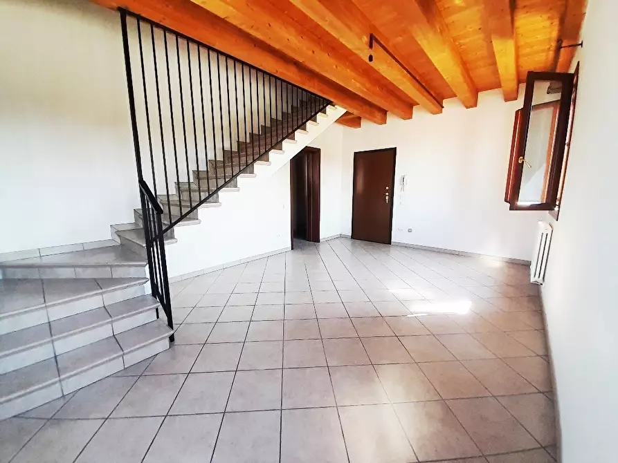 Immagine 8 di Appartamento in vendita  in Piazza San Sebastiano 167 a Badia Polesine