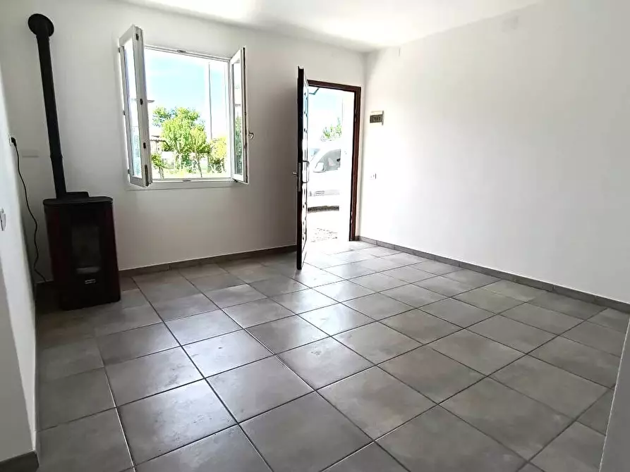Immagine 11 di Rustico / casale in vendita  a Polesella