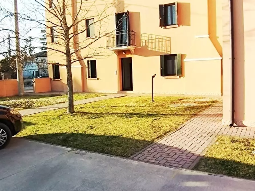 Immagine 3 di Appartamento in vendita  in Piazza San Sebastiano 167 a Badia Polesine