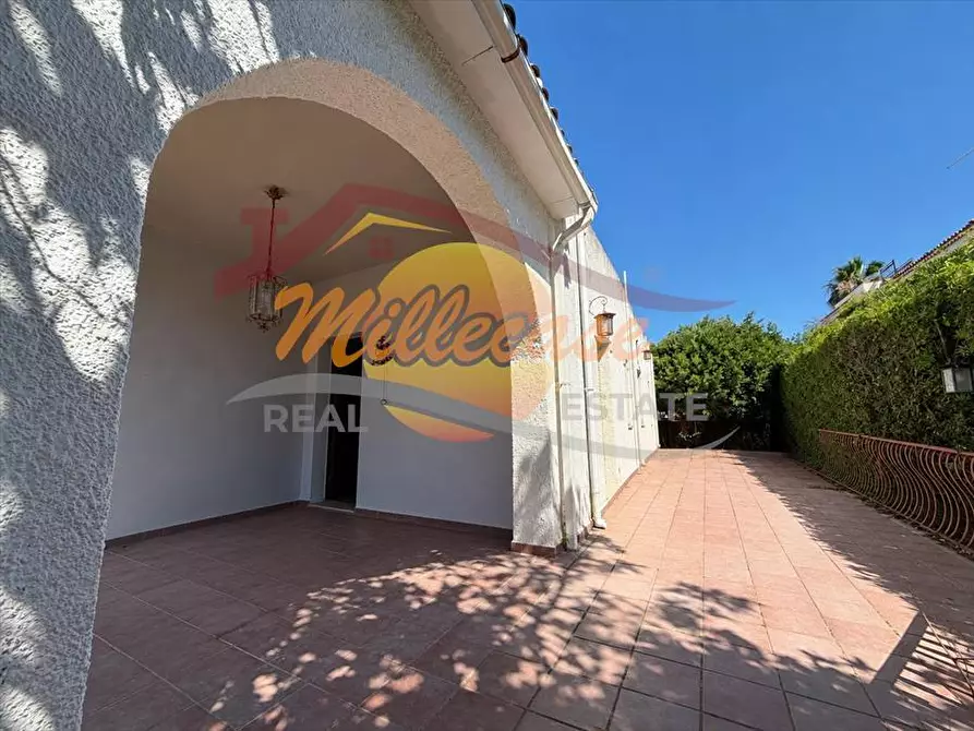 Immagine 3 di Villa in vendita  in Viale dei Lidi a Siracusa