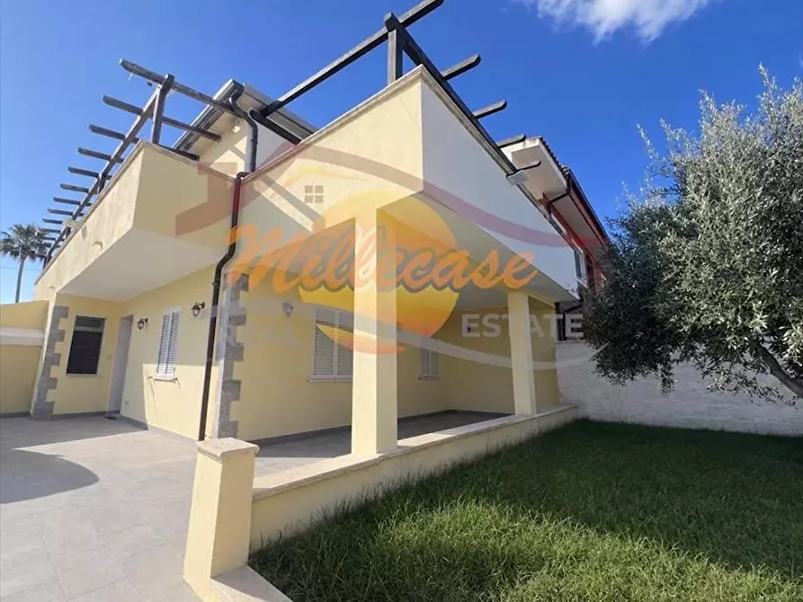 Immagine 3 di Villa in vendita  in Via Elorina a Siracusa