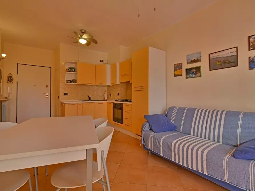 Immagine 7 di Bilocale in vendita  in Largo Parodi 1 a San Bartolomeo Al Mare