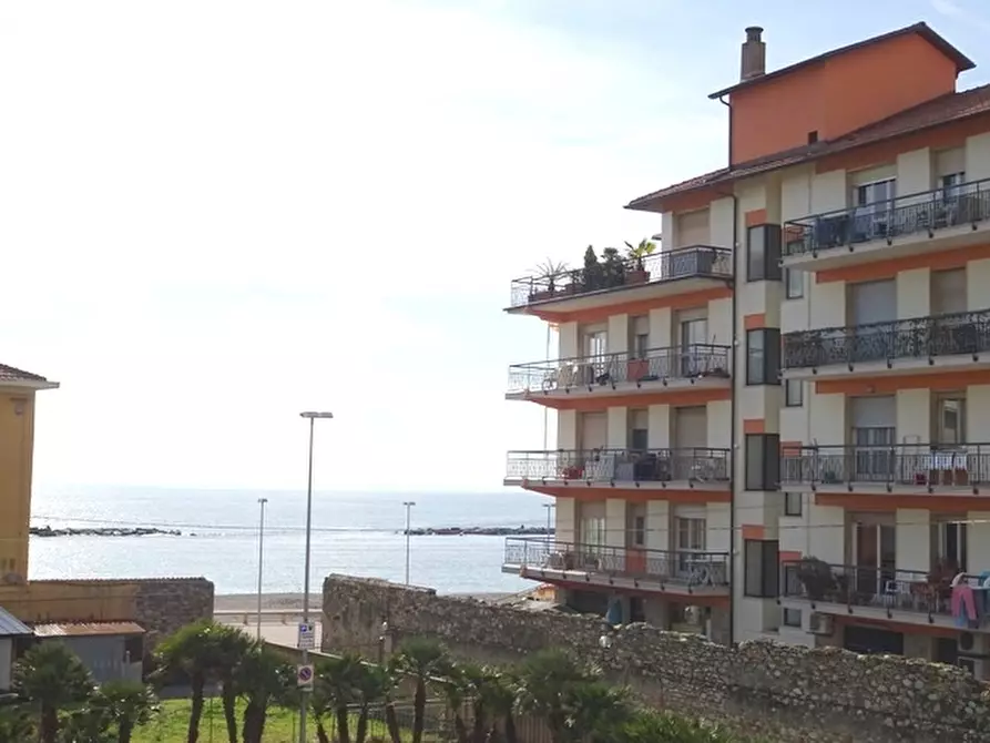 Immagine 66 di Trilocale in affitto  in Via Aurelia 57 a San Bartolomeo Al Mare