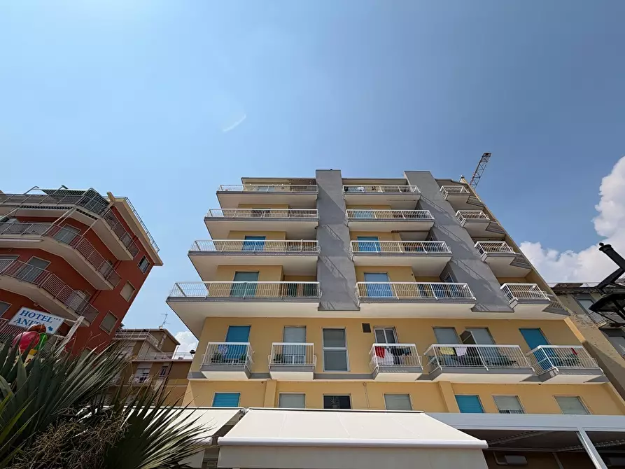 Immagine 50 di Trilocale in vendita  in Via Sicilia 37 a San Bartolomeo Al Mare