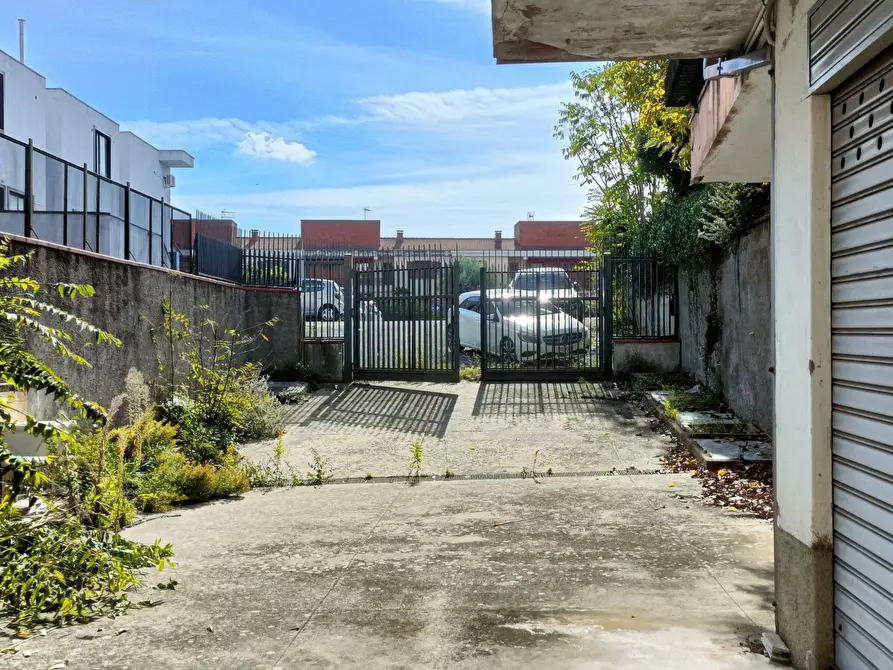 Immagine 2 di Magazzino in affitto  in Via del Progresso a Lamezia Terme
