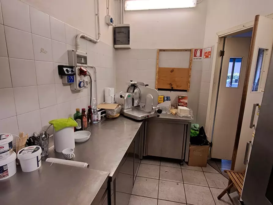 Immagine 6 di Locale commerciale in affitto  in VIA BRACCINI 64 a Torino